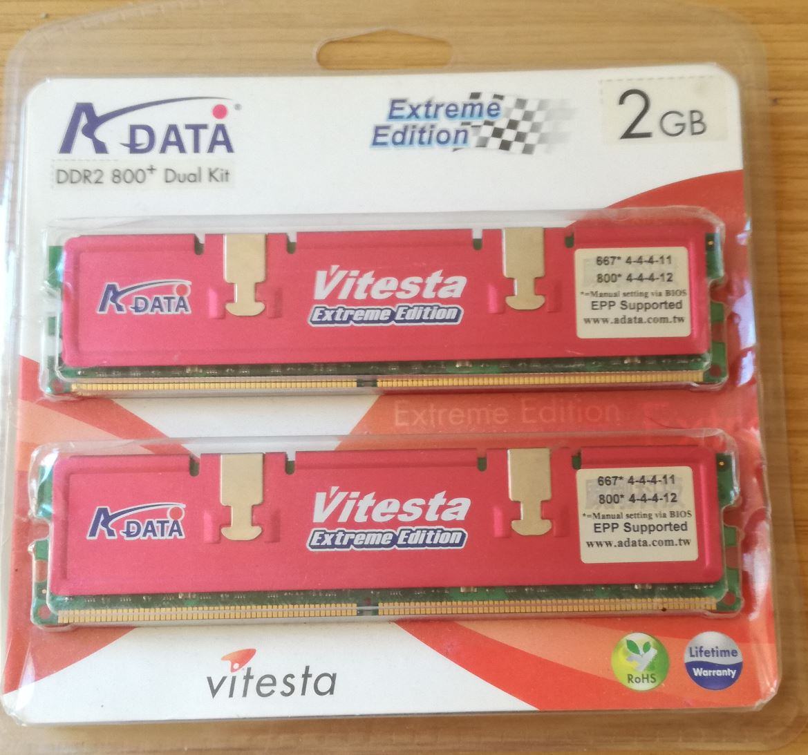 ADATA Vitesta DDR2 800+2.JPG