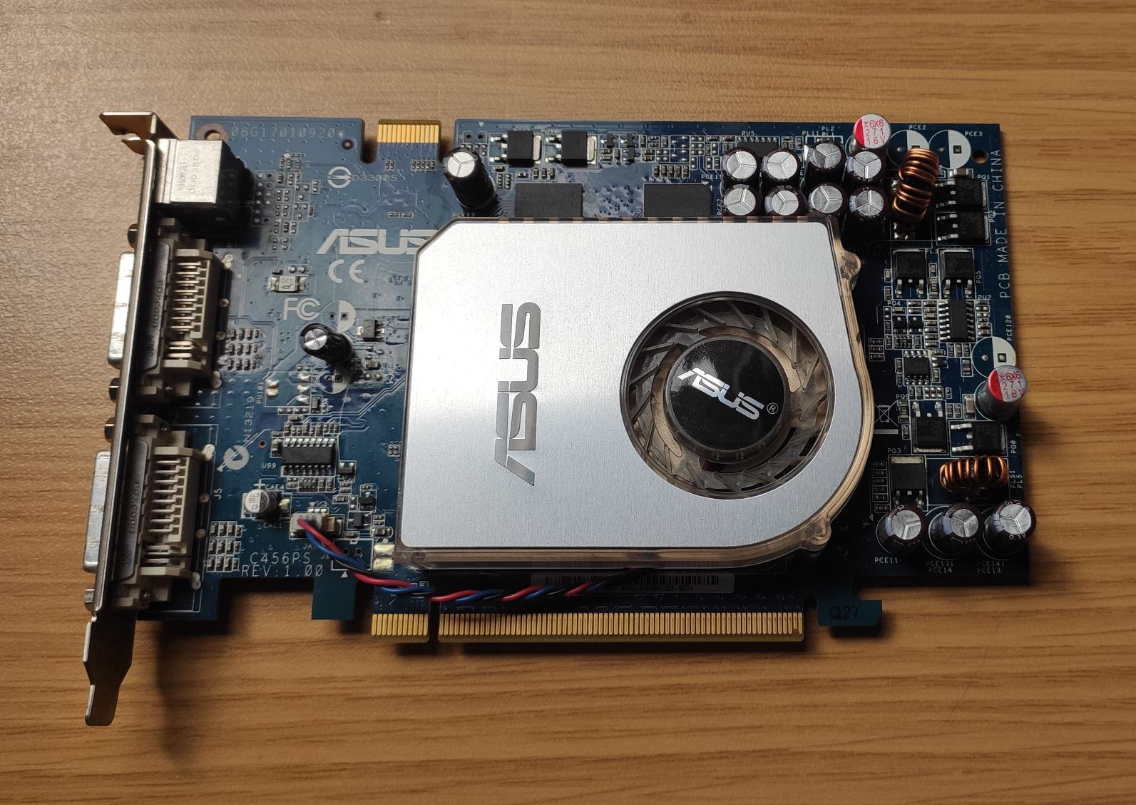 Asus 7600GT 256M PCI-e.JPG