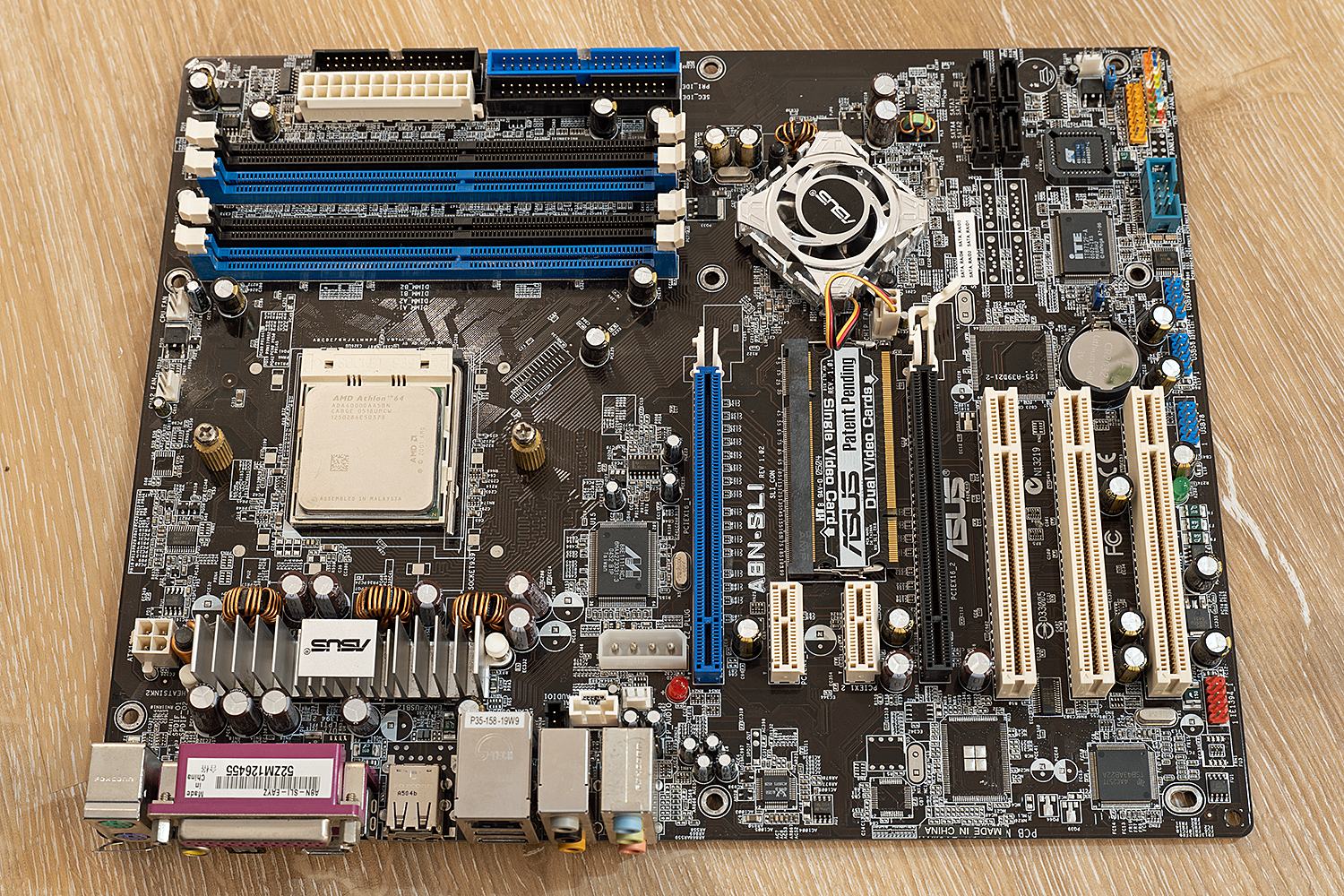 Asus A8N-SLI_1.jpg