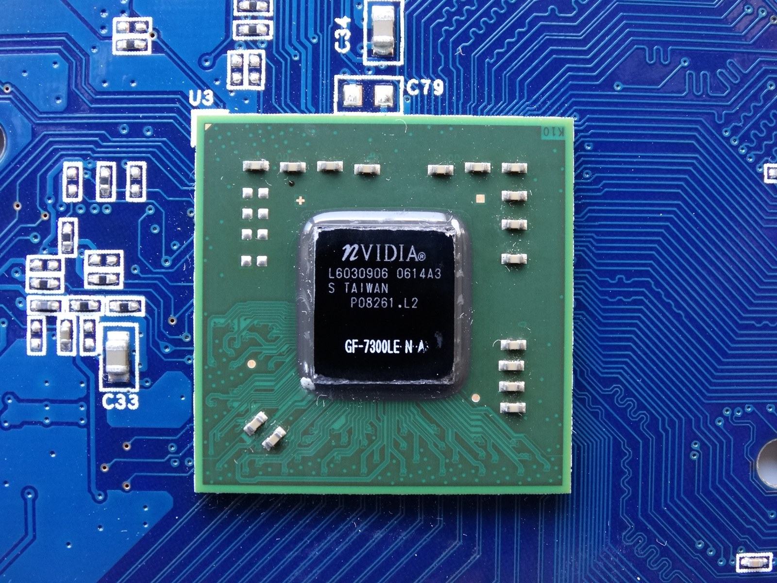 Asus Geforce 7300 LE 256 MB Karte 1 (5).JPG