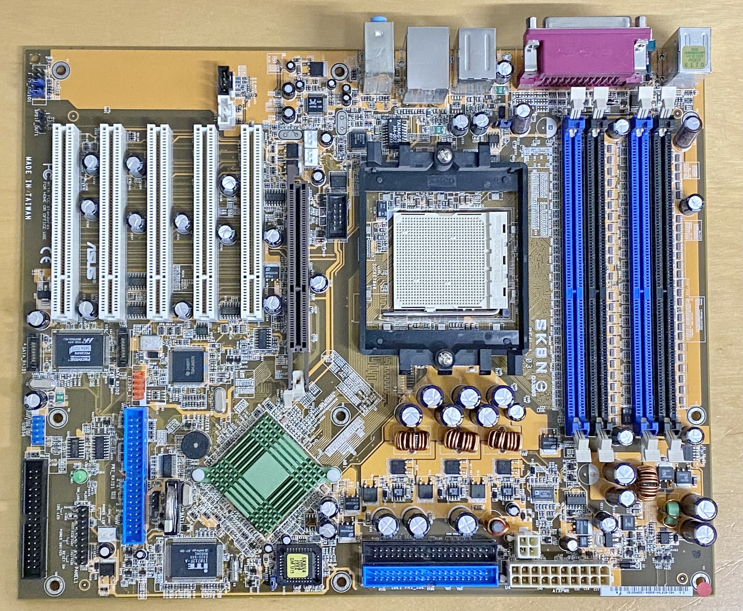 Asus SK8N (1.03).jpg