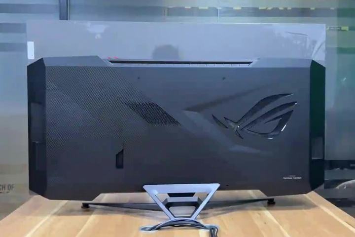 ASUS_ROG_Swift_OLED_PG48UQ_03.jpg