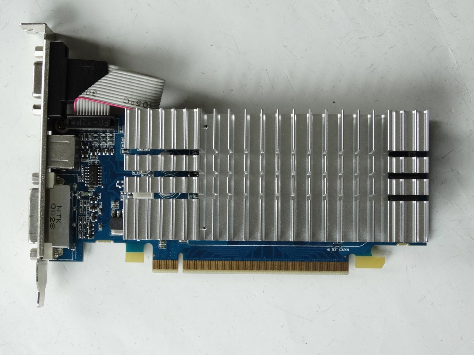 Club3D Geforce 9400 GT 512 MB Karte 1 (1).JPG