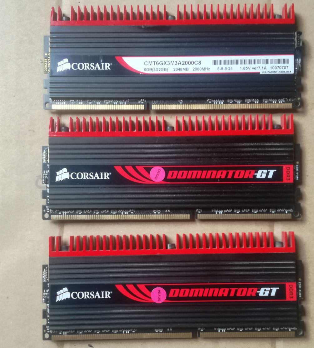 Corsair Dominator DDR3 2000 CL8.JPG