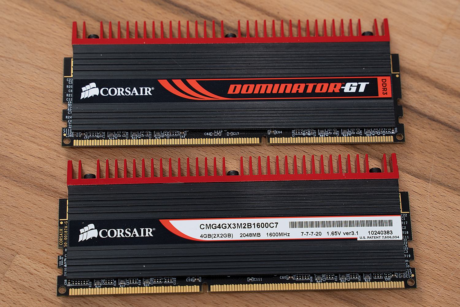 corsair_dominators_2x2gb_rot_ver3.1.jpg