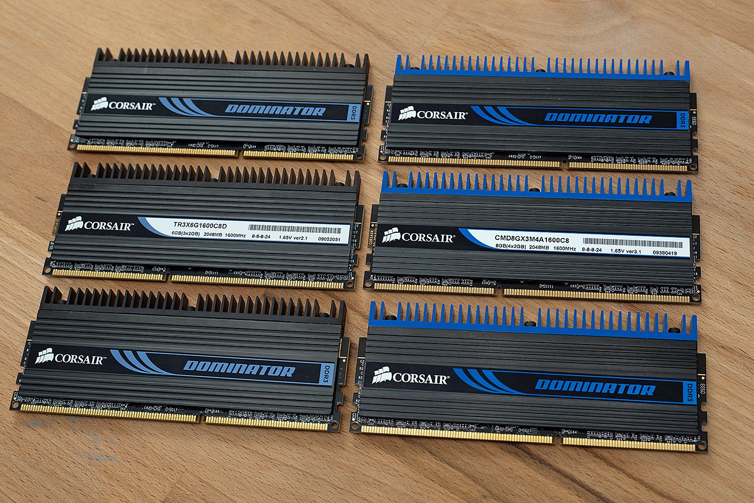 corsair_dominators_6x2gb_blau_ver3.1_schwarz_ver2.1.jpg