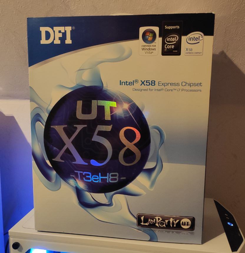 DFI Lanparty X58 JR T3eH6_OVP.JPG