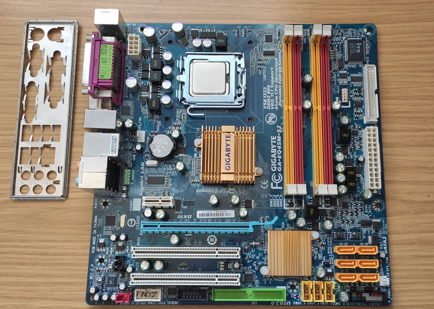 Gigabyte GA-EQ45M-S2.JPG