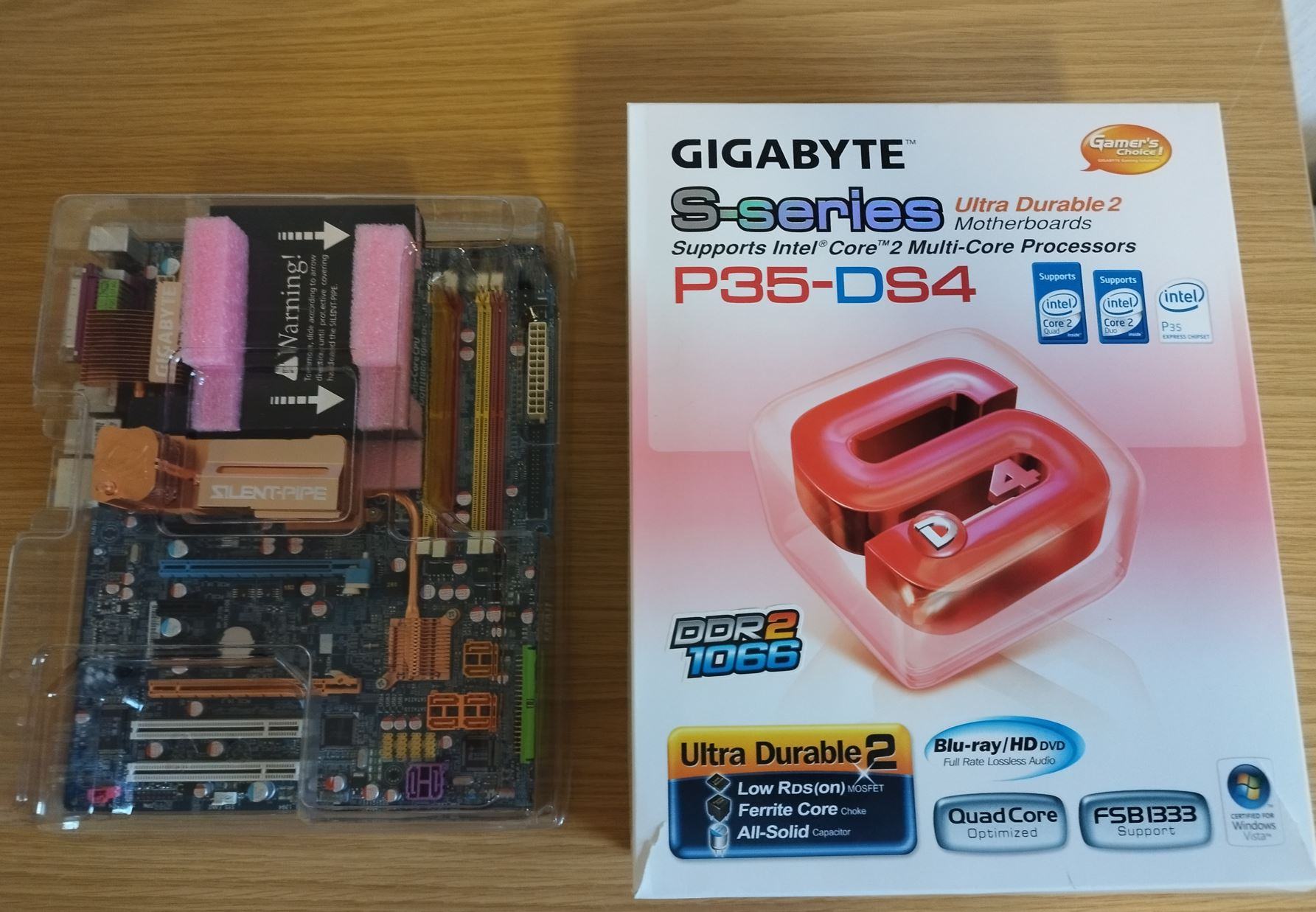 Gigabyte GA-P35-DS4.JPG