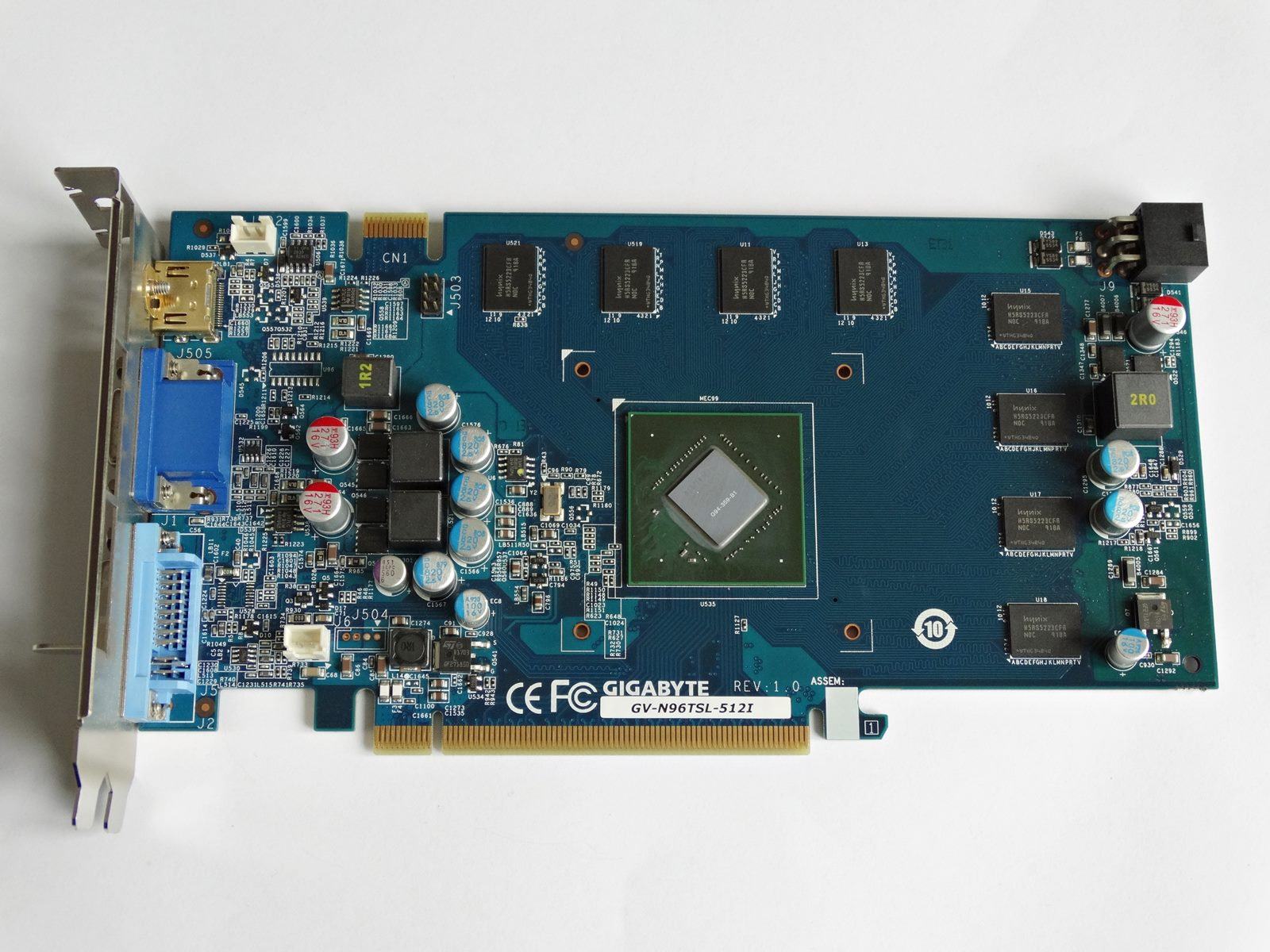 Gigabyte Geforce 9600 GT 512 MB Karte 1 (3).JPG