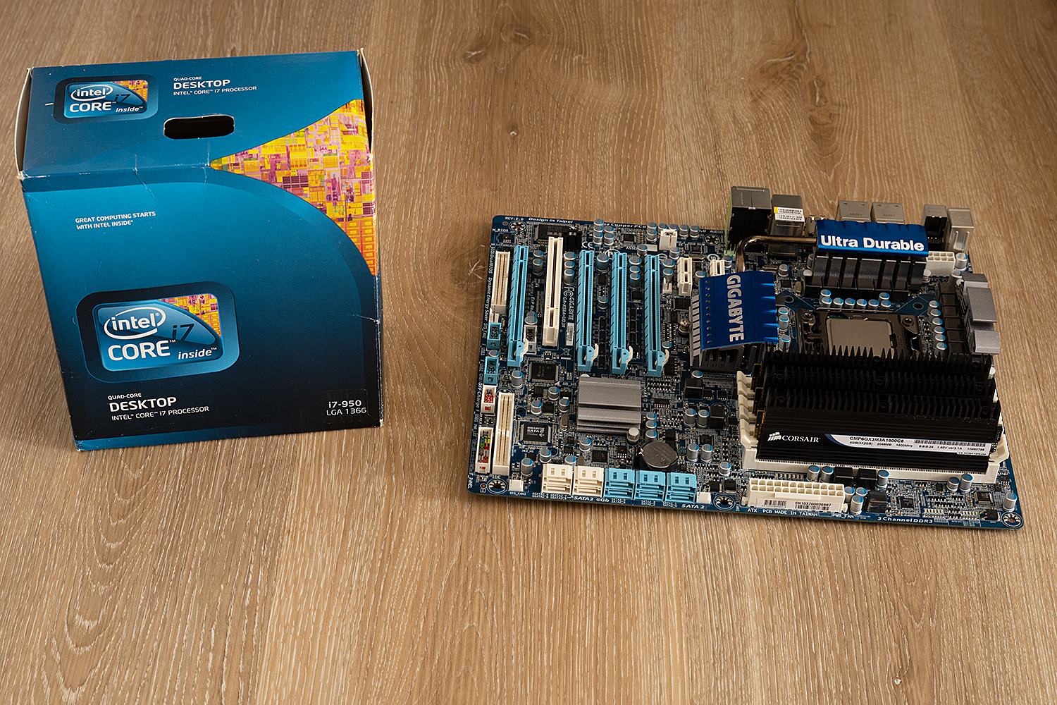 gigabyte_x58a_ud3r_bundle.jpg