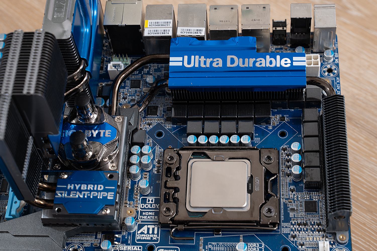 gigabyte_x58a_ud9_silent_socket_close.jpg