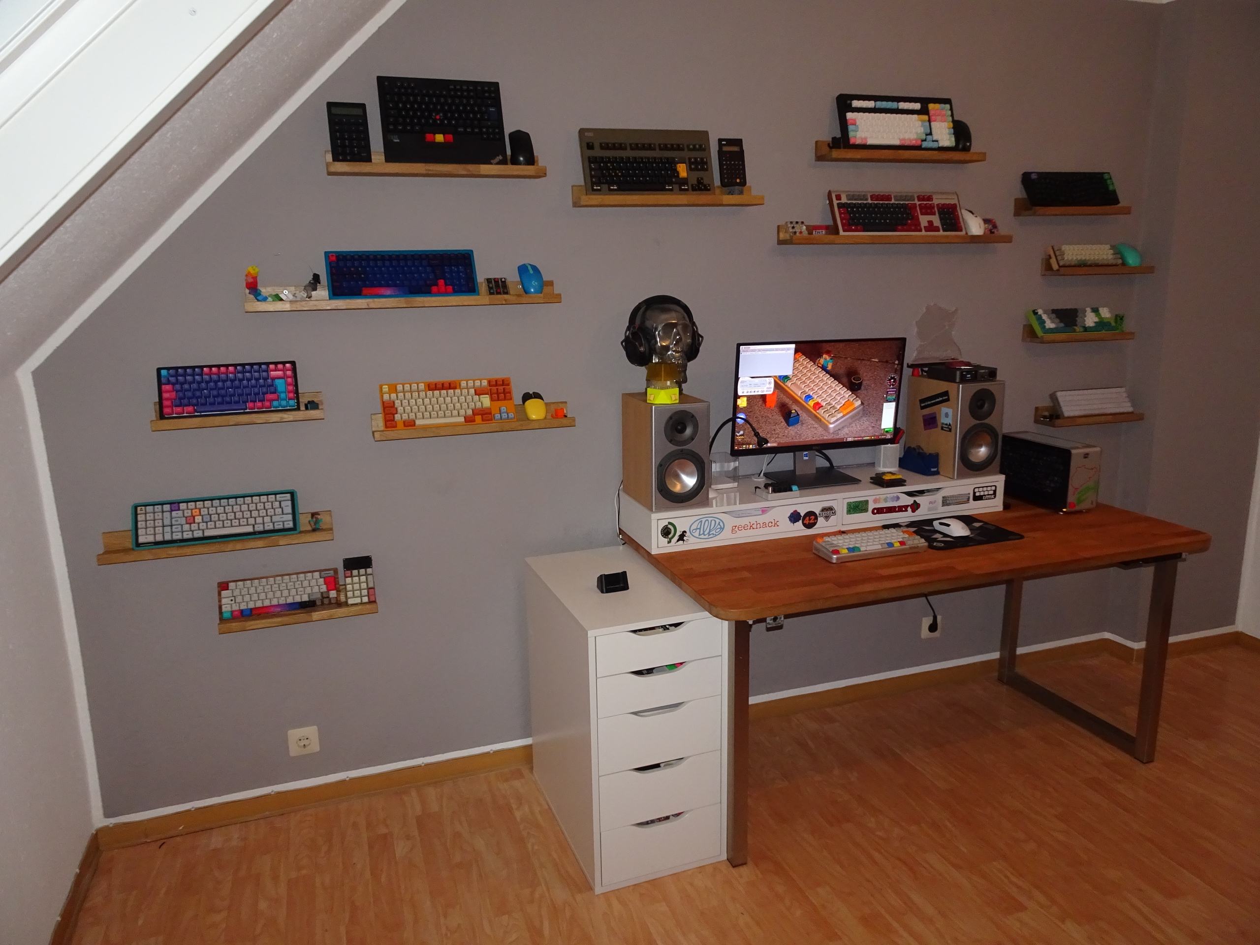 Nerdcave  (1).JPG