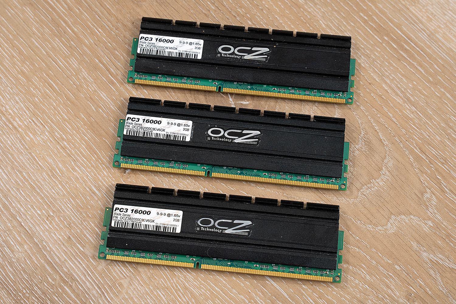 ocz_blade_pc16000_cl9_1.jpg