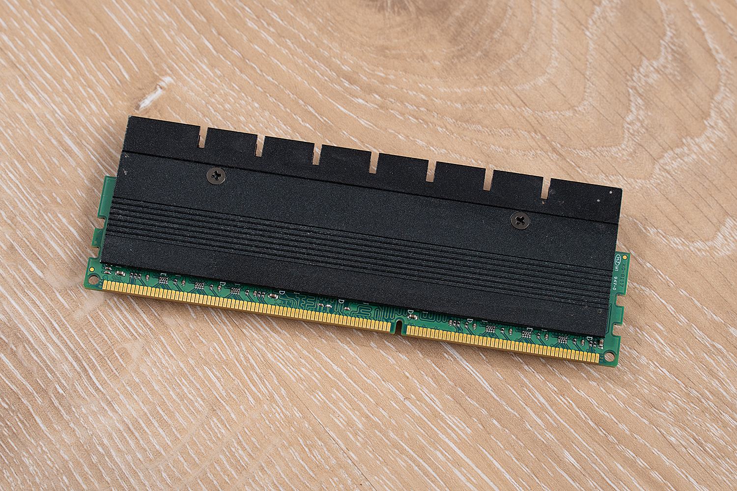 ocz_blade_pc16000_cl9_3.jpg