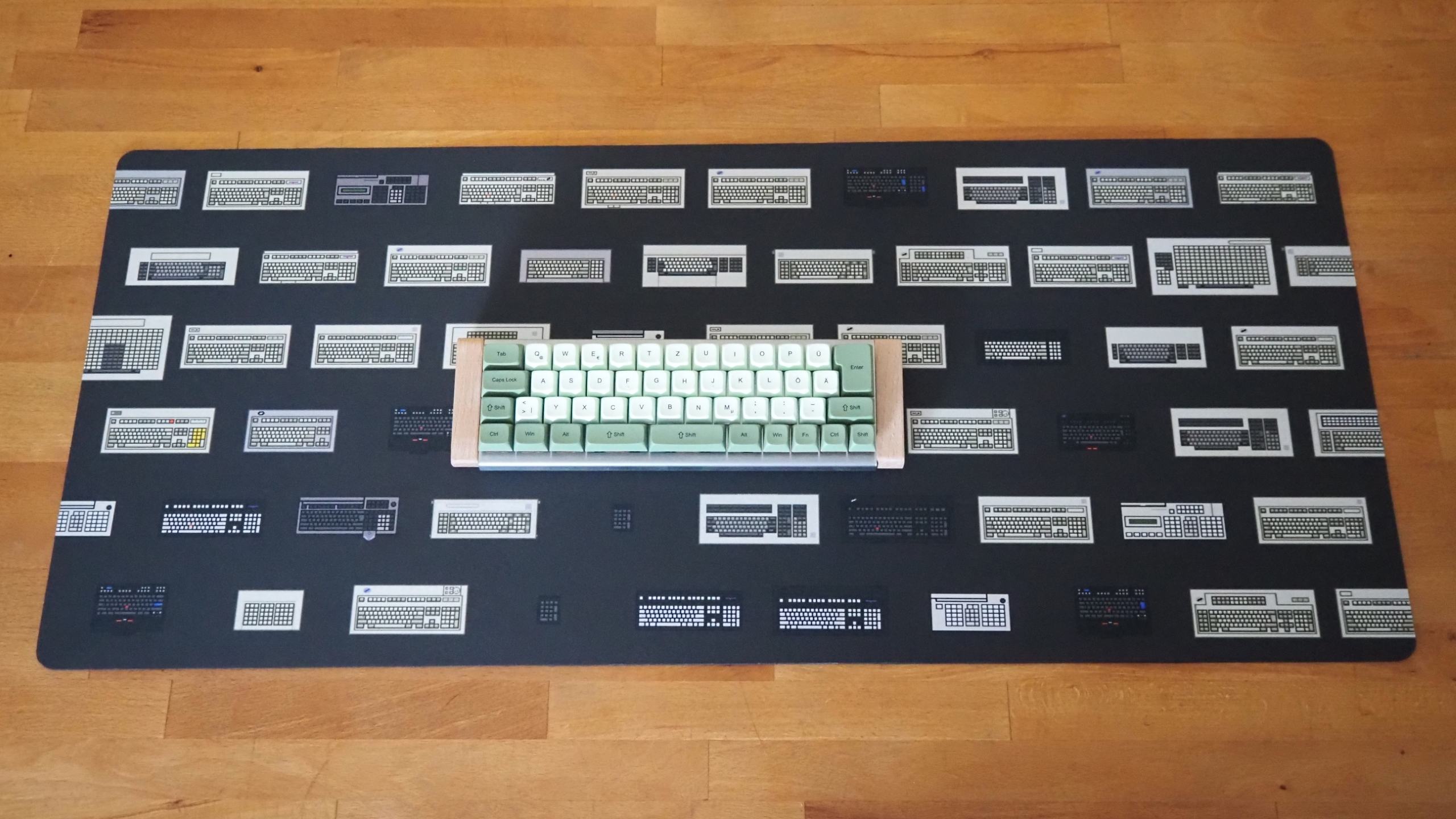 pixel art deskmat (1).JPG