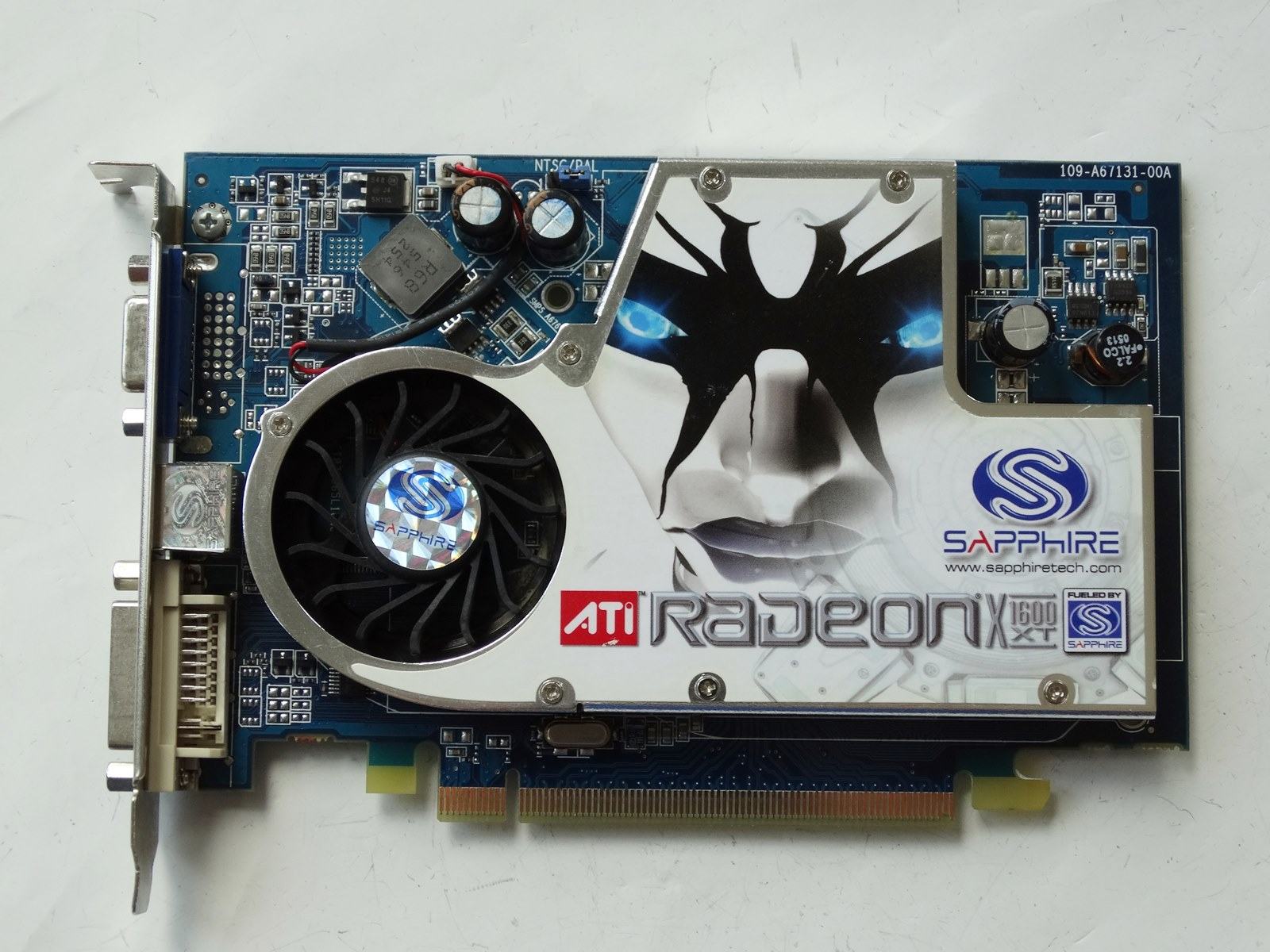 Sapphire Radeon X1600 XT 256 MB Karte 1 (1).JPG