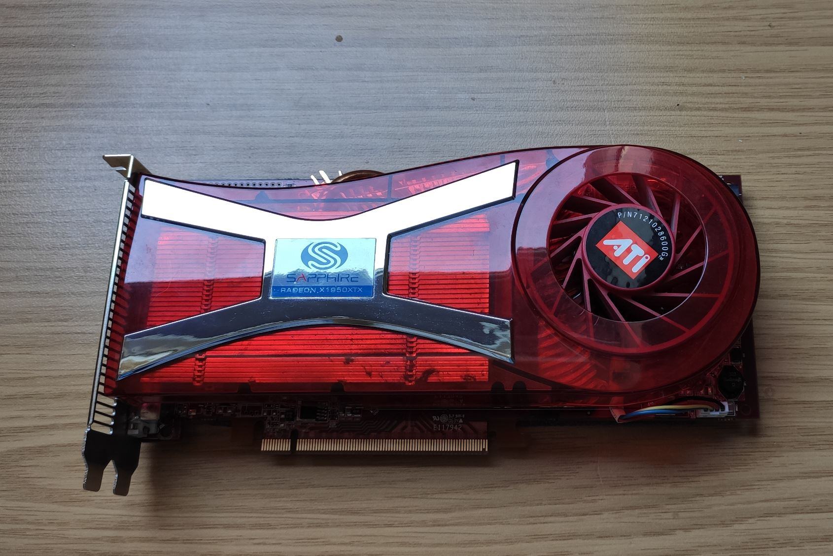 Sapphire_Radeon_1950XTX.JPG