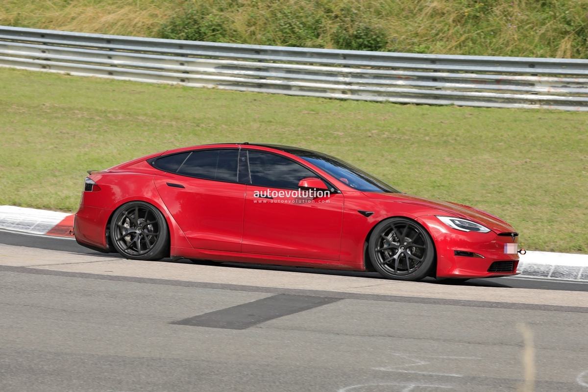 tesla-eyeing-nurburgring-lap-record-with-nearly-stock-model-s-plaid_4.jpg