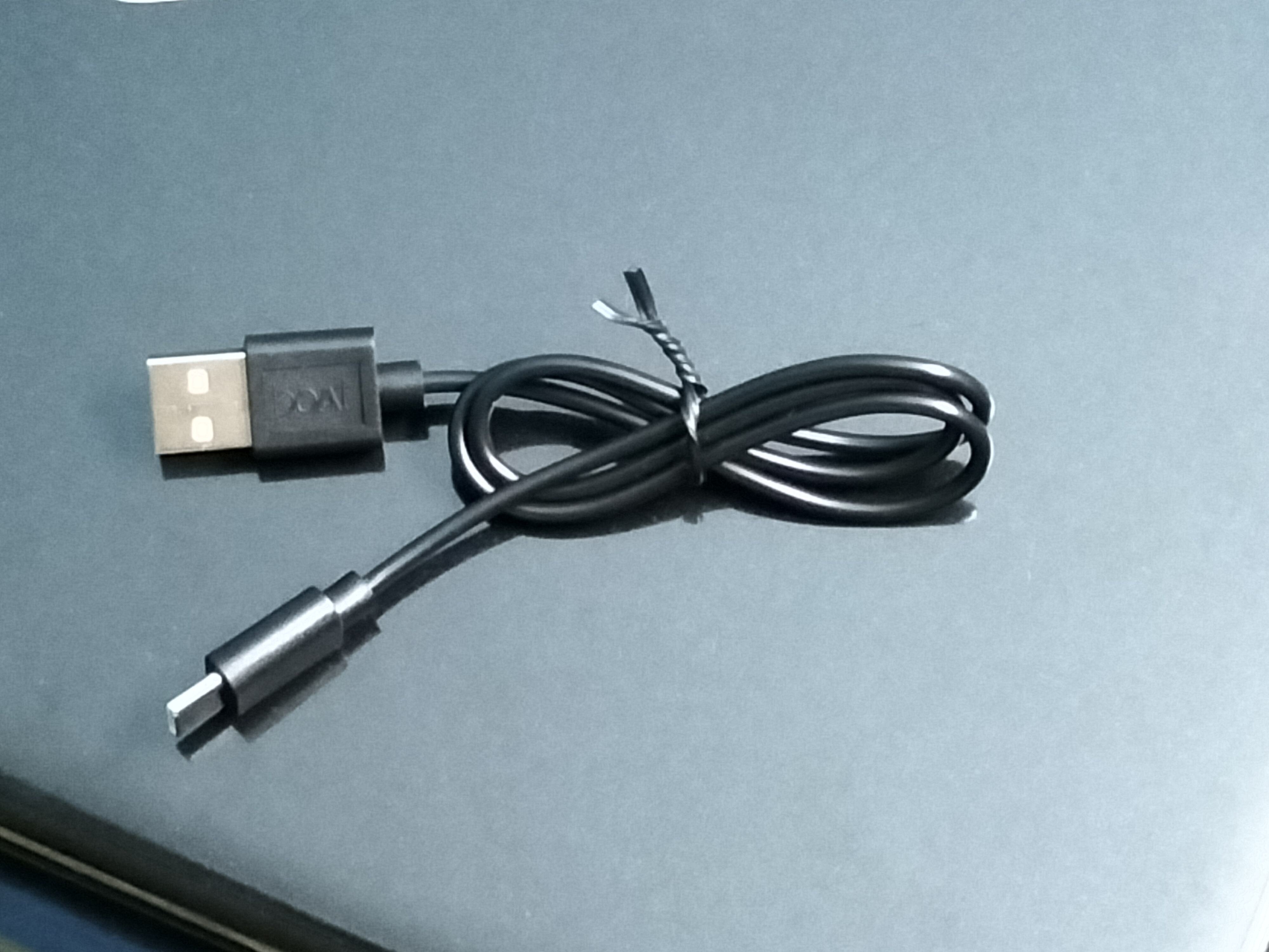 USB_cable_with_twisttie.jpg