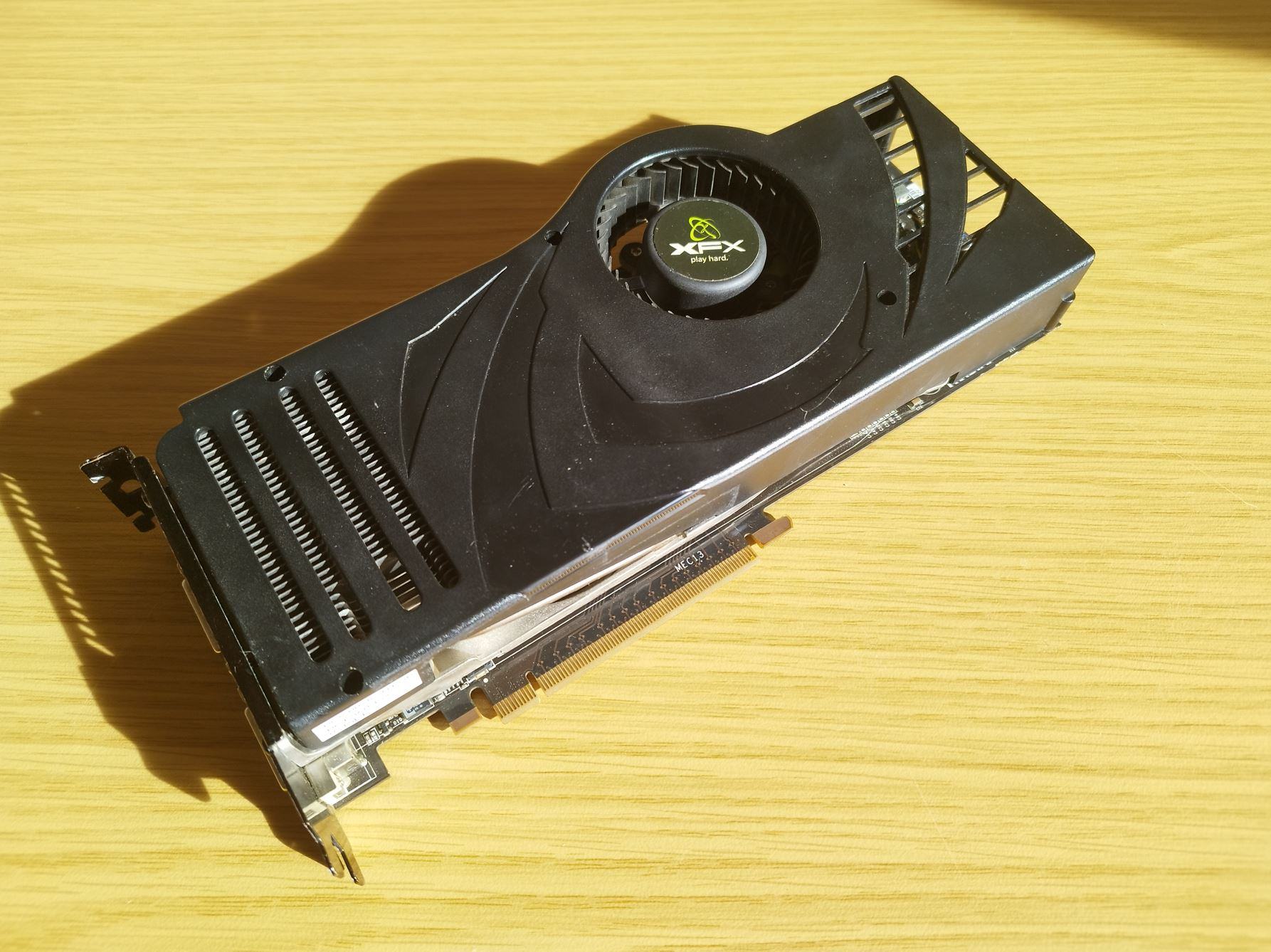 XFX 8800 Ultra XXX 650M.JPG