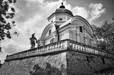 Mausoleum in Ehrenhausen.jpg