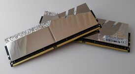 G.Skill Trident Z Royal F4-4000C16D-32GTRS (B-Die, Overclockers).jpg