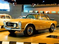 mercedes-museum-stuttgart (3).jpg