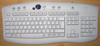 Logitech_weiss_1.jpg