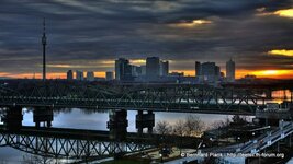 HDR_Donauturm_UNO_Sonnenaufgang_PS_16_9_neu_ausgerichtet_filtered.jpg