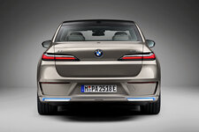 BMW-i7_008-5b6ba972547100fc.jpg