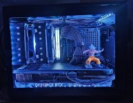 PC mit LED an.jpg