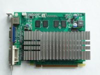 Club3D Geforce 9400 GT 512 MB Karte 1 (1).JPG