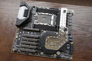 EVGA SR-3 Dark