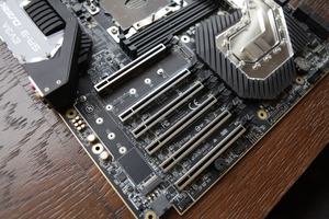 EVGA SR-3 Dark