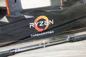 Unboxing des Ryzen Threadripper der 2. Generation