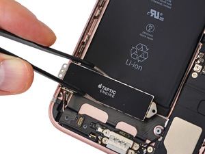 Apple iPhone 7 Plus Teardown by iFixit.