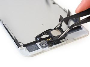 Apple iPhone 7 Plus Teardown by iFixit.