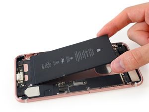 Apple iPhone 7 Plus Teardown by iFixit.