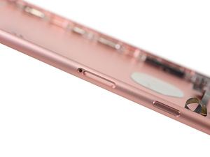 Apple iPhone 7 Plus Teardown by iFixit.