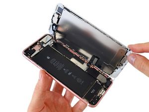 Apple iPhone 7 Plus Teardown by iFixit.