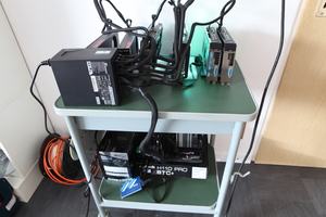 Großes Mining-Rig mit Optimierung