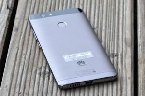 Der 3.020 mAh fassende Akku des Huawei nova hielt im Test mehr als zwei Tage durch