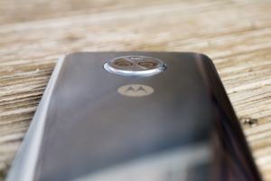 Moto X4