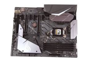 Das ASUS ROG Strix Z370-F Gaming in der Übersicht.