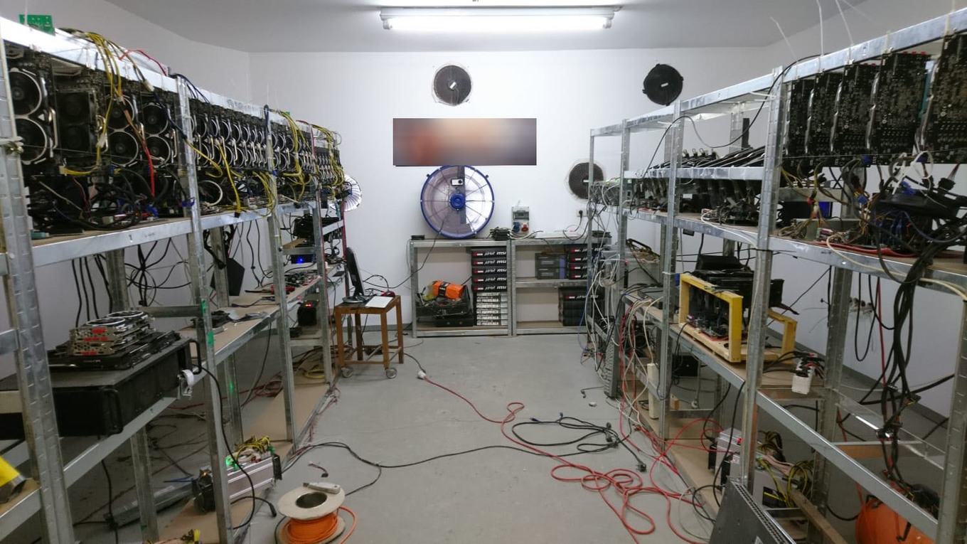 Polizei Nimmt Illegale Bitcoin Mine Hoch Hardwareluxx - 