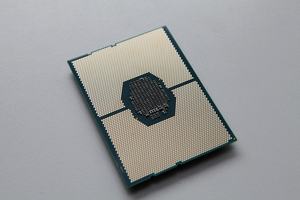 Intel Xeon W-3175X