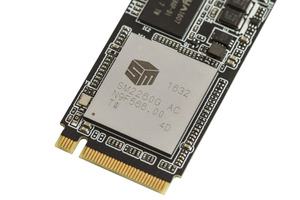 Die ADATA SX8000 SSD im M.2-Format mit NVMe.