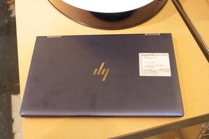 HP Elite Dragonfly