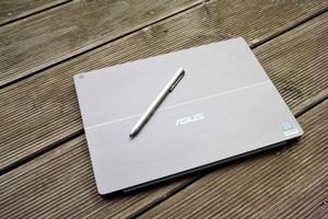 Gehäuse uns Stift zählen zu den klaren Pluspunkte des ASUS Transformer 3 Pro